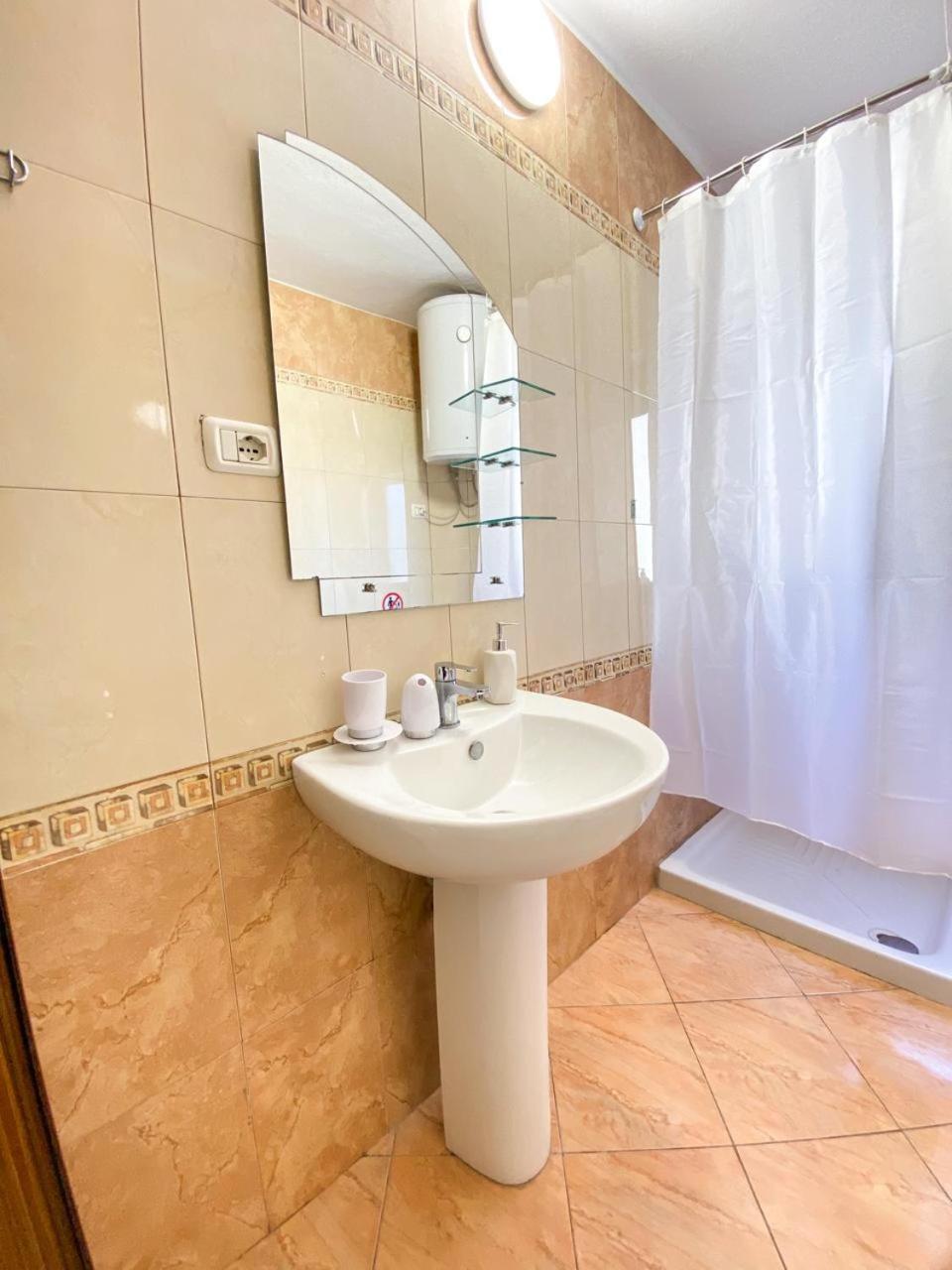 טיראנה Block Inn Apartments מראה חיצוני תמונה